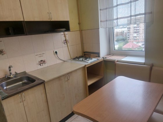 Однокімнатна квартира біля "п'яного ринка" Мінай