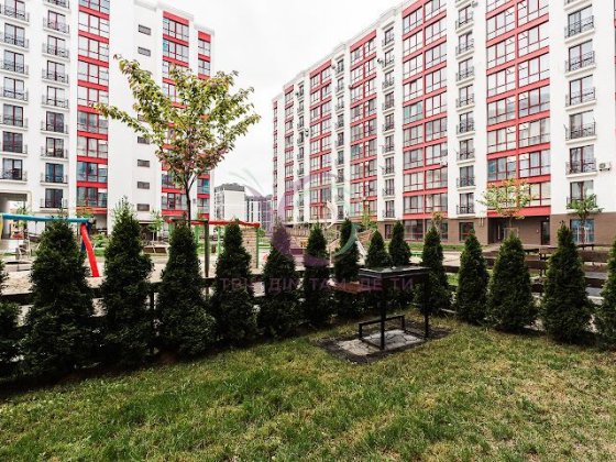 ВІД ВЛАСНИКА! Здається однокімнатна квартира з власним подвірʼям. Крихівці