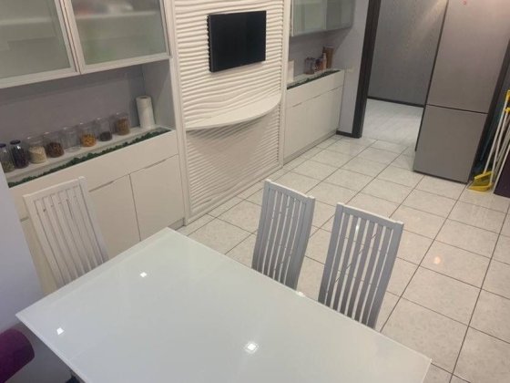 Оренда квартири , 87кв метрів центр міста Криховцы