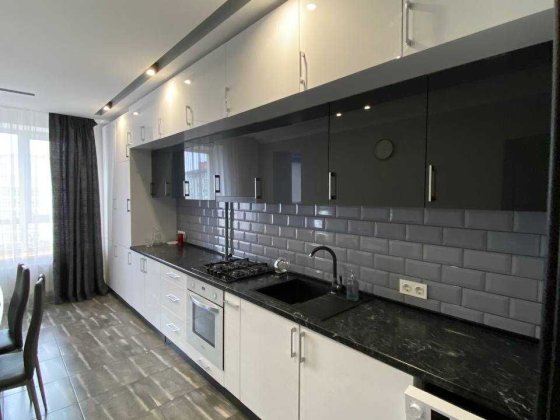 Оренда 3 кім Калинова слобода 2, поруч садочка. Крихівці