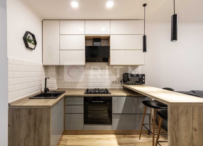 ОРЕНДА. Перша здача. Велика 2-кімнатна+кухня-студія по вул.Довженка,37 - фото 1