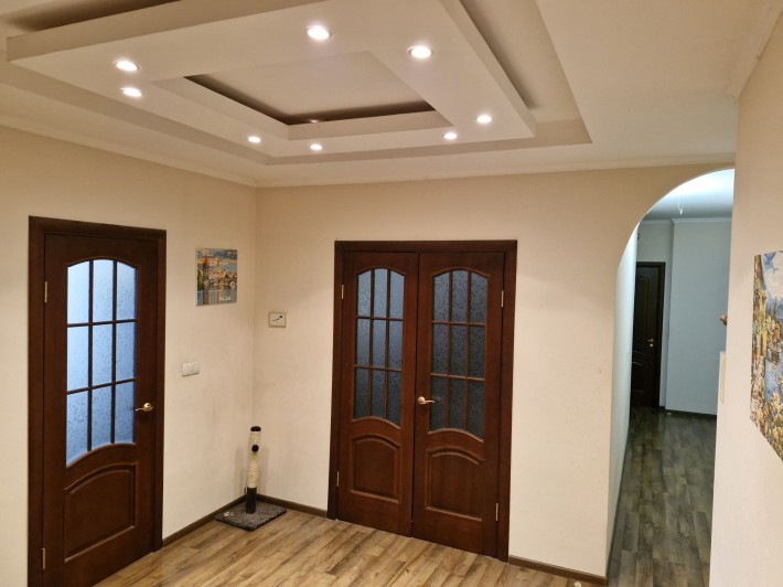 Оренда 3х кімнатна + паркінг ( сімії Сташенків 7) - фото 1