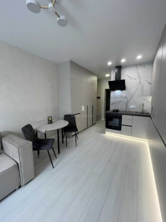 Оренда затишної 1к квартири з двориком в ЖК Sanville Park - фото 1