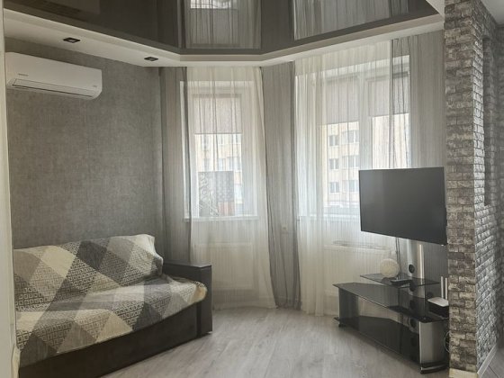 Сдаю 1 кімнатну студію