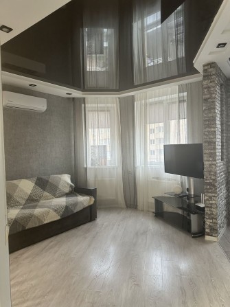 Сдаю 1 кімнатну студію - фото 1