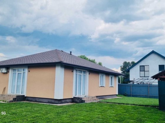 Долгосрочная аренда 1 єт. дома 130 кв.м. в с.Осещина,8 соток земли Осещина