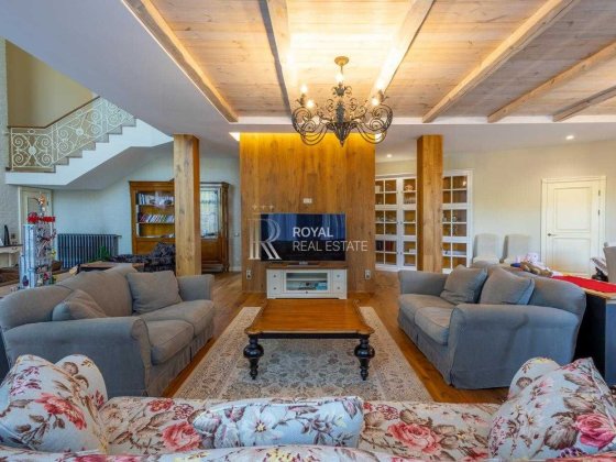 Оренда автономного будинку біля озера сауна басейн 5 спалень Романків Романков