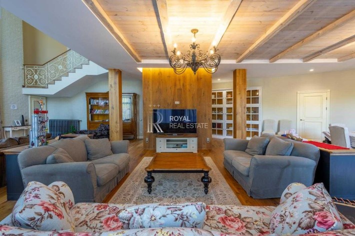 Оренда автономного будинку біля озера сауна басейн 5 спалень Романків - фото 1