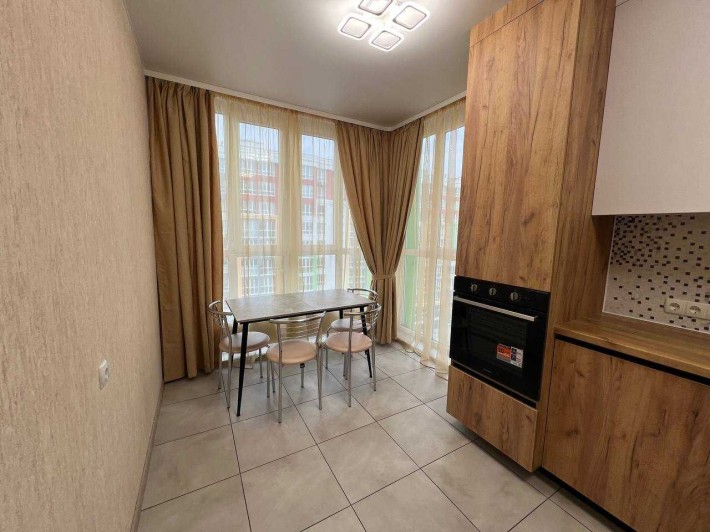 Світла, затишна квартира з ремонтом 40 м.кв., Добре місто-2. - фото 1