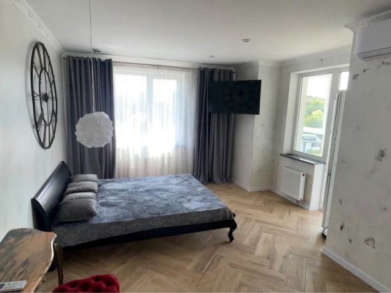 Оренда 1 к квартири 7 хвилин м, Деміївська Лесники