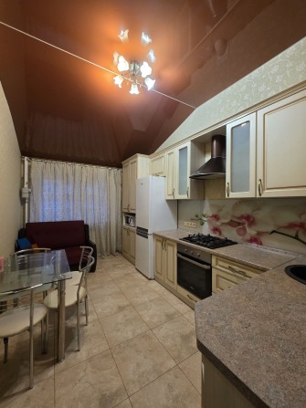 Простора квартира. ЖК Щасливий - фото 1