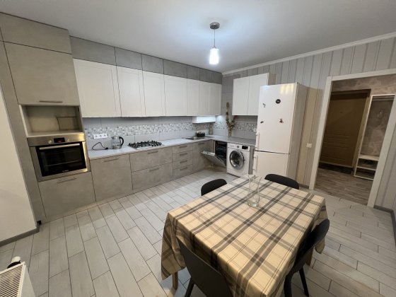 Оренда чотирьох кімнатної двох ярусної квартири по вул Мікльоша Зубра