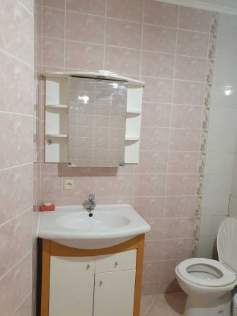 Здається в довготривалу оренду 3-х кімн. квартира в м. НОВОЯВОРІВСЬК. - фото 1