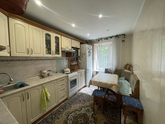 Оренда 2 кімнатноі квартири вул Патона Скнилов