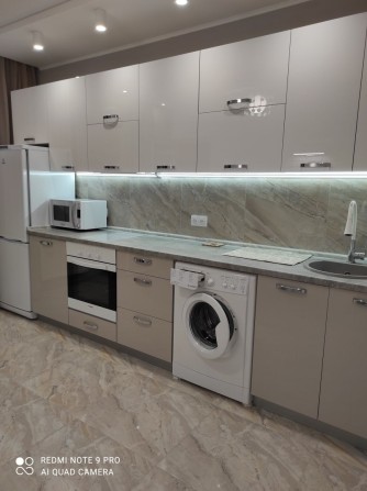 Сдам 1 ком квартиру  на ул .Сахарова - фото 1