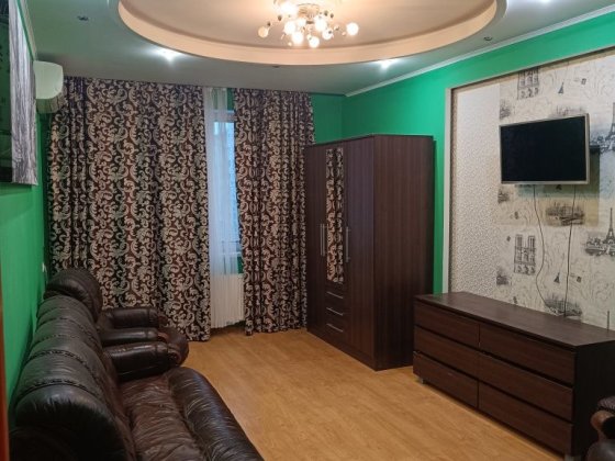 Радужный 1 , Таирово . Можно с ребенком. Кровать и диван . Лиманка