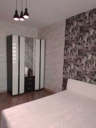 Здаю затишну кімнату з балконом/ для дівчини/ жінки/ Осокорки - фото 1