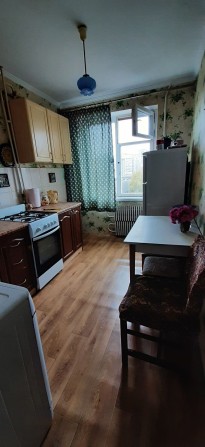 Сдам комнату на победе. Коммуналка включена. - фото 1