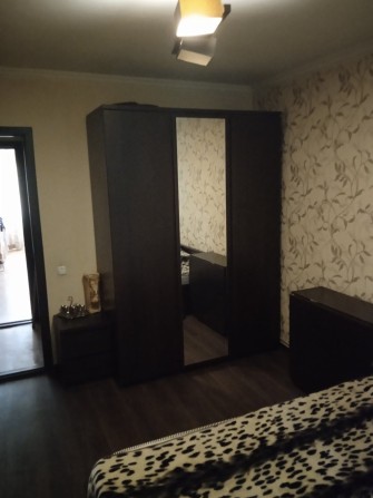Здам кімнату проживання без хазяйки чоловіку (МАУП) Новомиколаївка. - фото 1