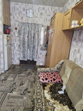 Оренда. Кімната в гуртожитку на Київській.Для дівчини або жінки. - фото 1