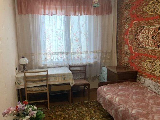 Сдам комнату для девушки на Левом берегу, в начале пр.Слобожанского