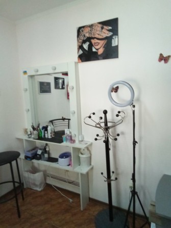 Здаю комнату в парикхмахерской для субаренды - фото 1