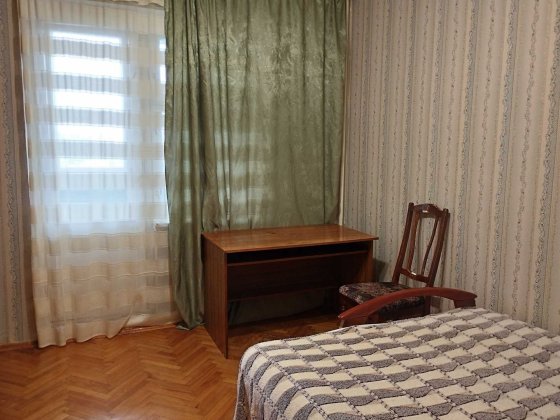 м.Позняки.Комната  под ключ  БЕЗ ХОЗЯЕВ  для  девушки  ул.Мишуги 7 Київ