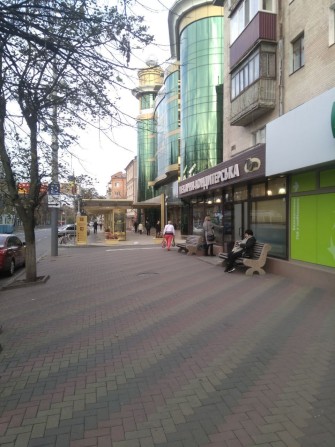 Сдам комнату. Центр. Хозяин. Подселение для парня. - фото 1