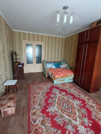 Сдам свою комнату в 3х комн.квартире - фото 1