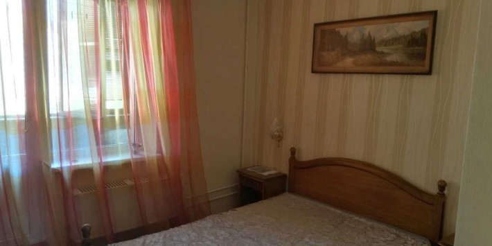 Здається кімната у 3-кімнатній квартирі по вул. Драгоманова 25. - фото 1