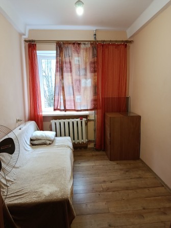 Сдам комнату в коммуне на ул.Космонавтов - фото 1