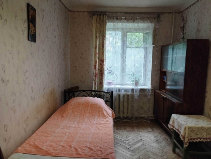 метро Дарница .Комната  для  парня ул.Строителей 8 - фото 1