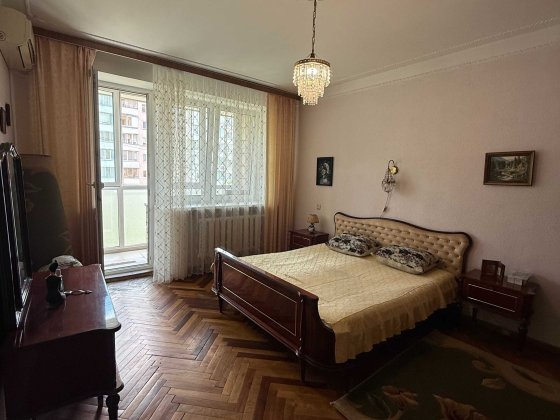 Оренда кімнати бульвар Шамо 6, Русанівка Киев