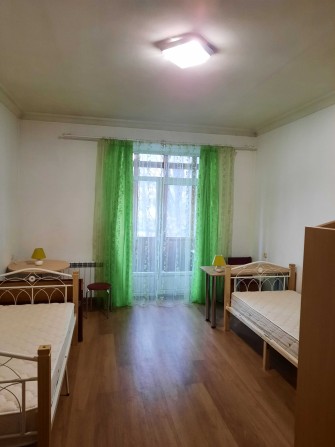 Підселеня для дівчини у 3х містн. кімнату до 2х дівчат.Біля м.Кловська - фото 1