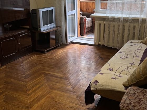 Здається кімната в 3-кімнатній квартирі Київ