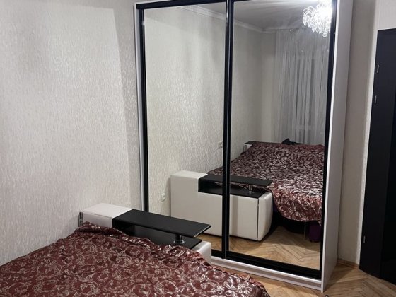 Оренда кімнати в районі Іміджу. Проживання з хлопцем Липини