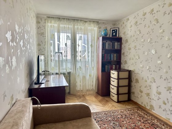 Продаж 2-х кімнатної квартири з ремонтом, вул. Стадіонна 13, Солом'янський р-н Киев