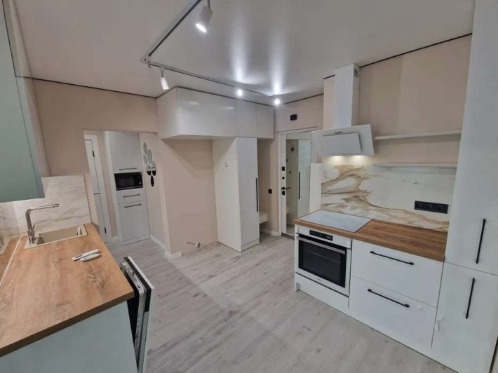 Продаж 2-к квартири вул. Сергія Данченка 1 - фото 1