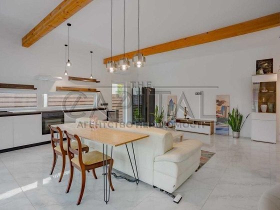 Подобова оренда будинок біля м. Лівобережна 149кв.м Є світло Киев