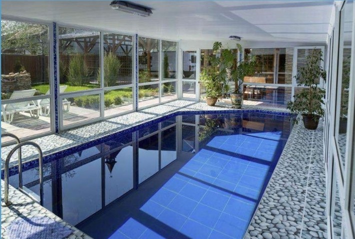 Посуточная аренда дома 250 кв. Бассейн, сауна, бильярд. - фото 1