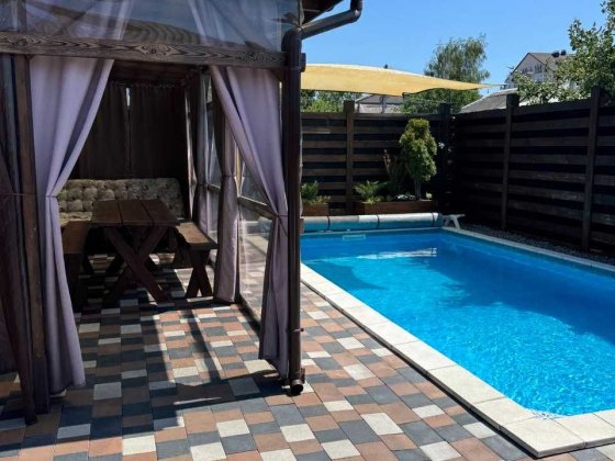 Аренда  дома, бассейн с подогревом, закрытая беседка, баня на дровах Днепр