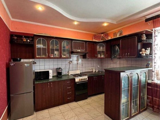 Сдам посуточно дом 250 грн с человека.8 мест.Документы. Миколаїв