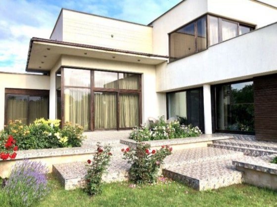 Стильный дом для большой компании на Новый год Одесса