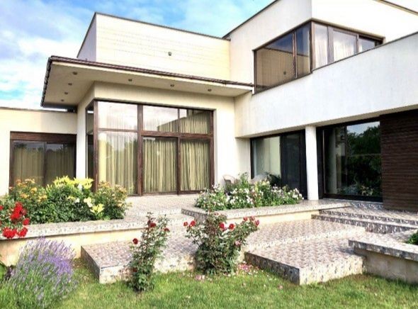 Стильный дом для большой компании на Новый год - фото 1