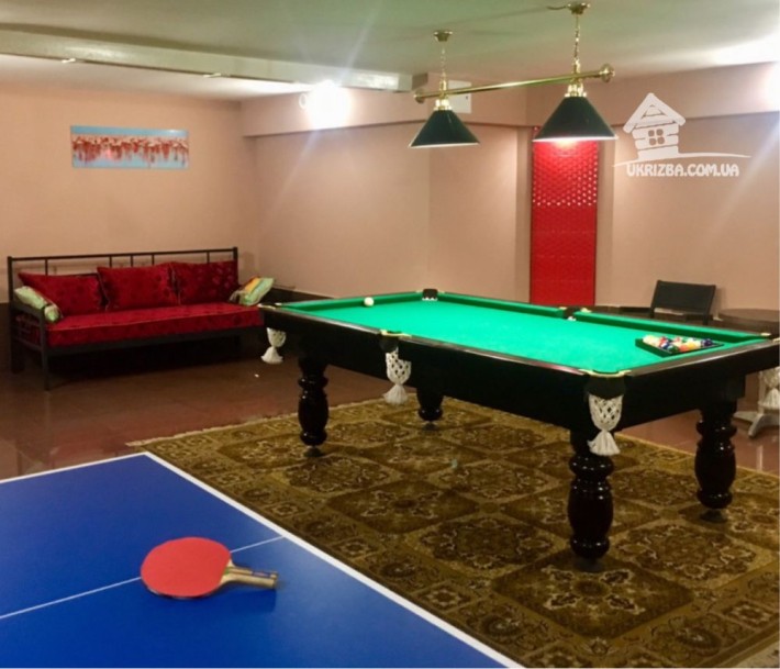 Киев.Троещина. Дом 300кв. Бильярд, тенисс. 5 спален. До 25 человек. - фото 1
