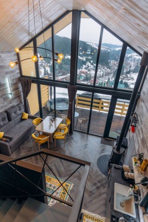 Будиночок в горах з чаном на терасі та басейном на території - фото 1