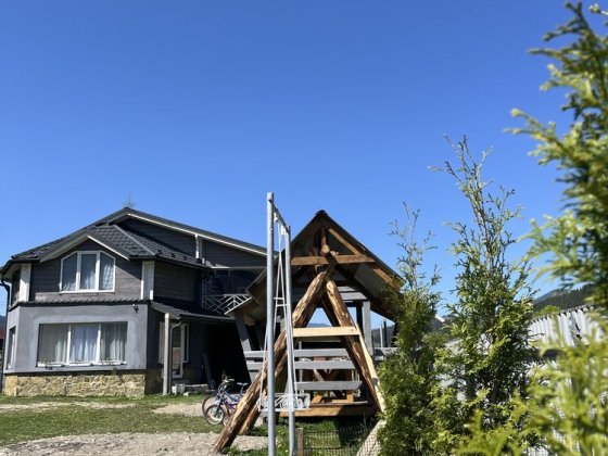 Садиба .Карпатська Роса Верховина