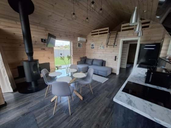 Дуже затишний будиночок біля струмка Глеваха