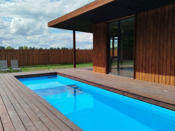 Будиночок з басейном і сауною подобово Петропавлівське