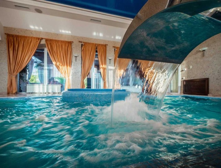Подобова Аренда !Будинку VIP класа!22спальних місця з теплим  басейном - фото 1